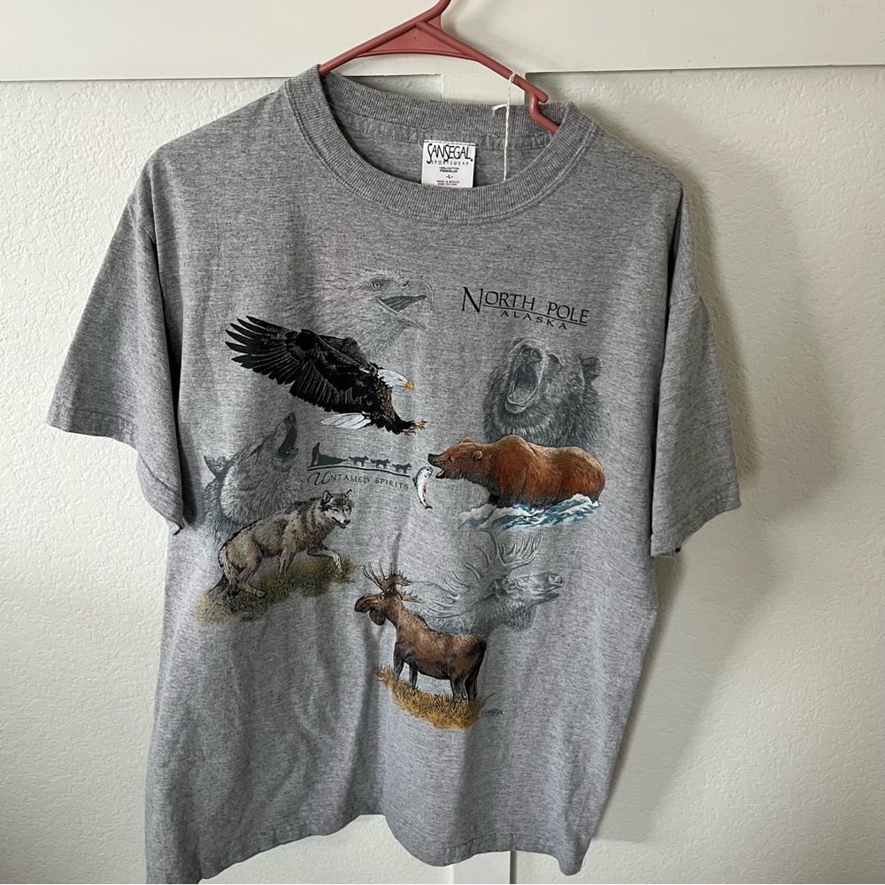 Vintage SanSegal Men's Large North Pole Alaska T-shirt.